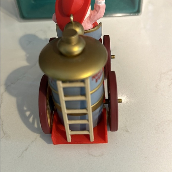 1985 Santa’s Fire Engine Hallmark Ornament Here Comes Santa series #7 - Picture 5 of 7